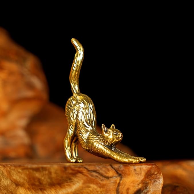 CHOVY Retro Seductive Cat Sculpture-Elegant Stretched Pose 100% Solid Brass Handcrafted - Ideal Home Decor Desk Ornament Collectible Art Piece Office Accent Artistic Scene Decoration