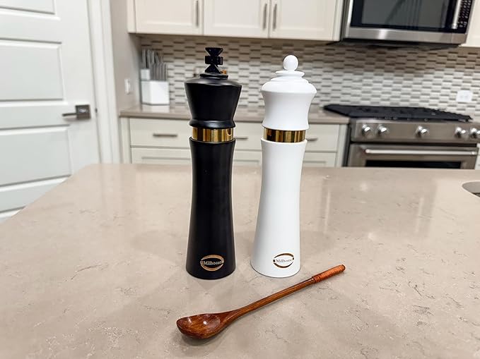 King & Queen Chess Piece Pepper Grinder, Set of 2 Salt and Pepper Grinder set Manual, Refillable Salt and Pepper Mills, Perfect Kitchen Decor, Essential Kitchen Gift for Chess Enthusiasts (9 Inch)
