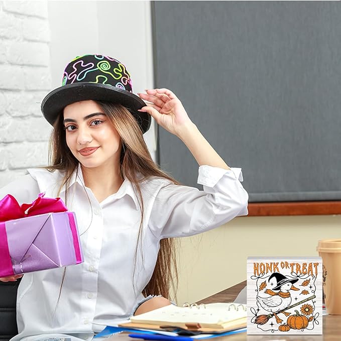 Funny Silly Goose Fall Decor, Retro Fall Decorations for Home Office, Autumn Goose Gifts for Animals Lovers Decorations for House Kitchen 5 x 5 inches (Tub 1711)