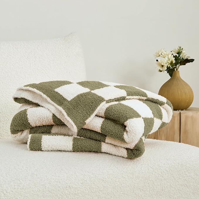 CozeCube Checkered Blanket, Ultra Soft Cozy Olive Green and White Throw Blanket, Warm Cozy Knit Fuzzy Plush Checkerboard Throw for Couch Bed Sofa, 50"x60"