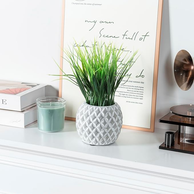 MyGift Artificial Green Grass Plant in Modern Round Gray Concrete Pot with Embossed Diamond Pattern, Tabletop Faux Greenery Decor Potted in Decorative Planter