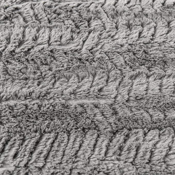 YUSOKI Luxury Faux Fur Blanket for Queen Size Bed 2 Layers,7.3lb,All Ages,Home Decoration Without Pillows (Grey,90"x90")
