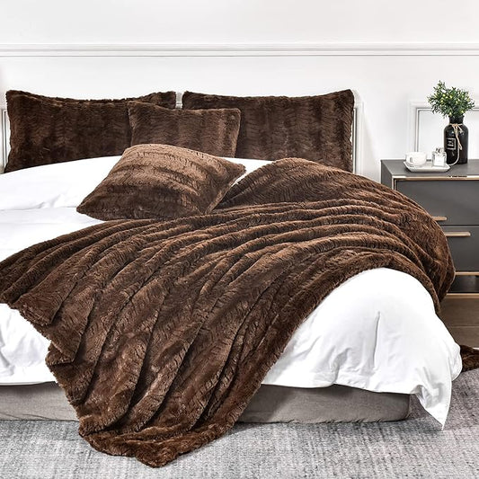 YUSOKI Luxury Faux Fur Blanket for Queen Size Bed 2 Layers,7.3lb,All Ages,Home Decoration Without Pillows (Brown,90"x90")