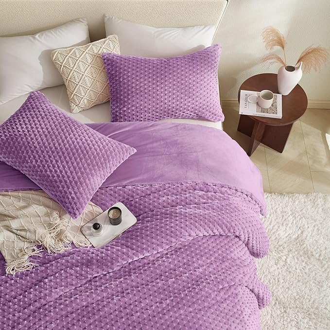 Petrichor Fluffy Queen Comforter Set - Ultra-Soft Lavender Flannel Thick Comforter for Queen Bed, Luxury Warm Bedding Set for Winter & Fall, Cozy Fuzzy Bed Set 3 Pieces (1 Comforter & 2 Pillowcases)