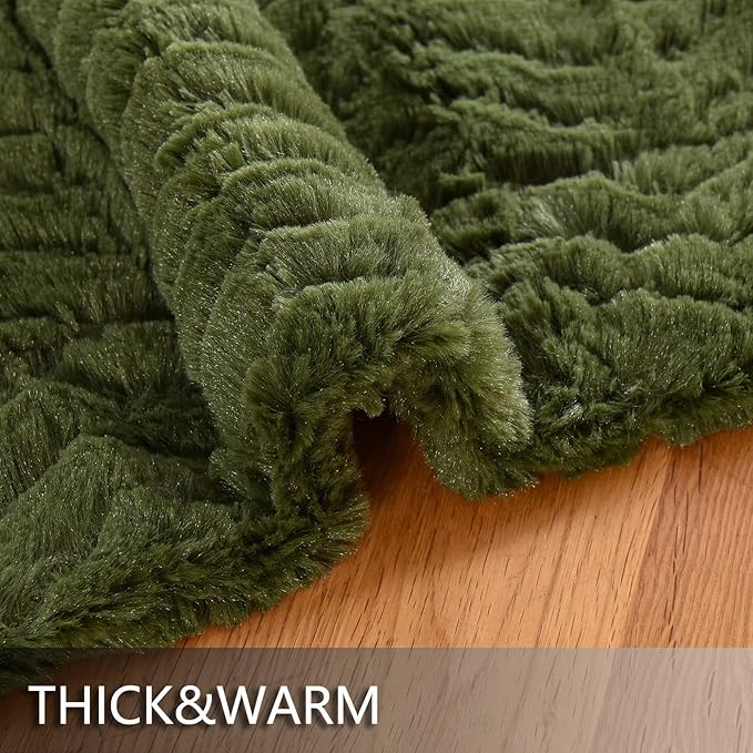 YUSOKI Luxury Faux Fur Blanket for Queen Size Bed 2 Layers,7.3lb,All Ages,Home Decoration Without Pillows (Olive Green,90"x90")