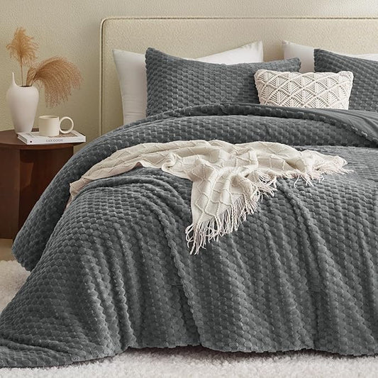 Petrichor Fluffy Twin Comforter Set - Ultra-Soft Gray Flannel Thick Comforter for Queen Bed, Luxury Warm Bedding Set for Winter & Fall, Cozy Fuzzy Bed Set 2 Pieces (1 Comforter & 1 Pillowcase)