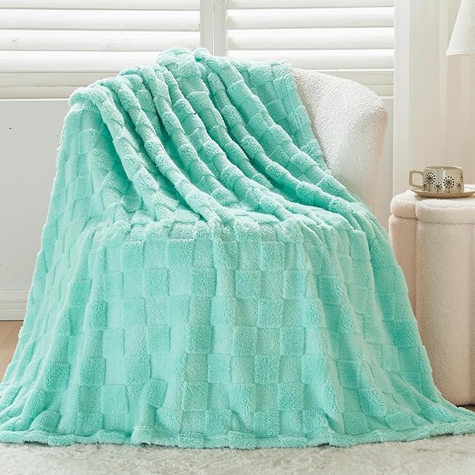 NEWCOSPLAY Super Soft King Blanket Aqua Premium Silky Flannel Fleece 3D Checkered Lightweight Bed Blanket All Season Use (Aqua Checkered, King(90"x110"))