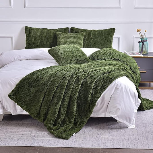 YUSOKI Luxury Faux Fur Blanket for Queen Size Bed 2 Layers,7.3lb,All Ages,Home Decoration Without Pillows (Olive Green,90"x90")