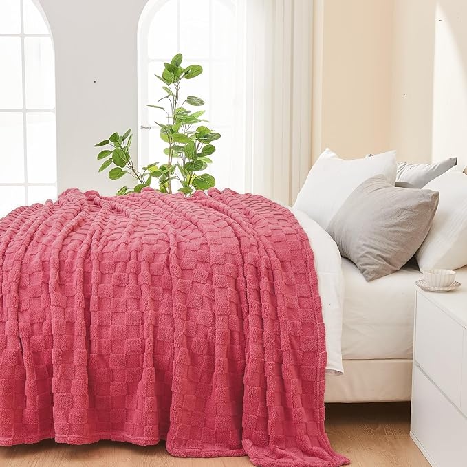 NEWCOSPLAY Super Soft Twin Blanket Coral Pink Premium Silky Flannel Fleece 3D Checkered Lightweight Bed Blanket All Season Use (Coral Pink Checkered, Twin(60"x80"))