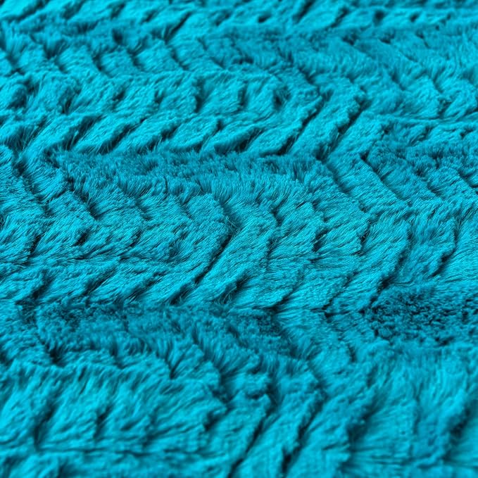 YUSOKI Luxury Faux Fur Blanket for Queen Size Bed 2 Layers,7.3lb,All Ages,Home Decoration Without Pillows (Teal,90"x90")