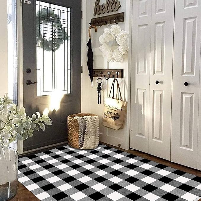 SEEKSEE Cotton Buffalo Plaid Rug 4'x6' Black and White Checked Washable Doormats Indoor Outdoor Rugs Cotton Boho Bedroom Rug for Kitchen Farmhouse Living Room