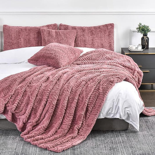 YUSOKI Luxury Faux Fur Blanket for Queen Size Bed 2 Layers,7.3lb,All Ages,Home Decoration Without Pillows (Pink,90"x90")