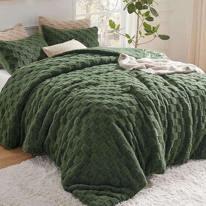 Bedsure Queen Fluffy Comforter Set, Olive Green Plush Fleece Bed Set, Checkered Farmhouse Boho Soft Warm Bedding for Winter, 3 Pieces, 1 Comforter (90"x90") and 2 Pillowcases (20"x26")