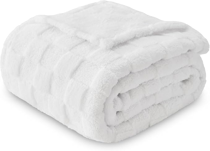 NEWCOSPLAY Super Soft Queen Blanket White Premium Silky Flannel Fleece 3D Checkered Lightweight Bed Blanket All Season Use (White Checkered, Queen(90"x90"))