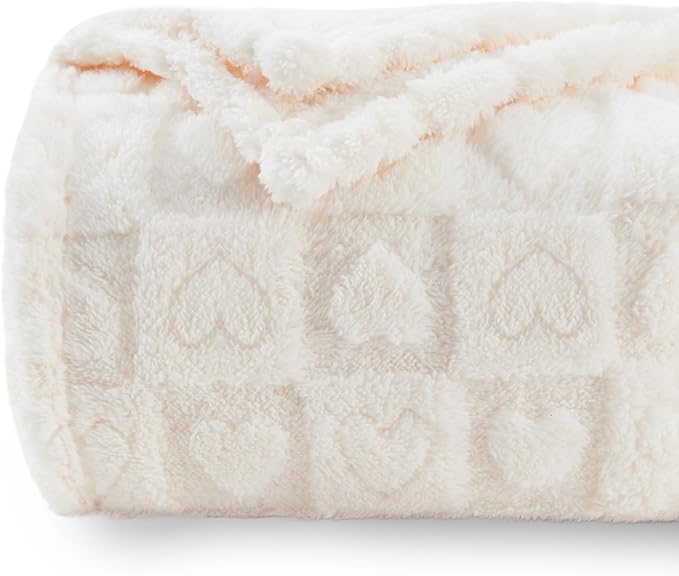NEWCOSPLAY Super Soft Twin Blanket Ivory Premium Silky Flannel Fleece 3D Heart Checkered Lightweight Bed Blanket All Season Use (Ivory Heart, Twin(60"x80"))