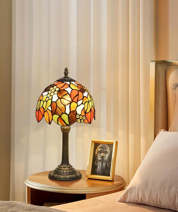 Tiffany Stained Glass Table Lamp, 8-Inch Retro Brown Maple Leaf Design Lovely Bedside Lamp, Suitable for Bedroom, Restaurant, Cafe and Other Furniture Decoration