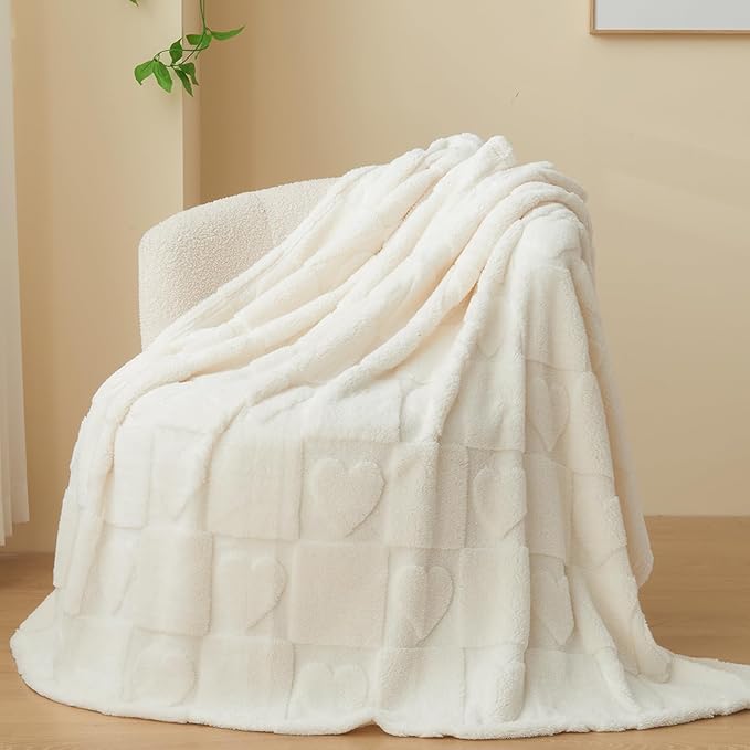 NEWCOSPLAY Super Soft Twin Blanket Ivory Love Premium Silky Flannel Fleece 3D Heart Checkered Lightweight Bed Blanket All Season Use (Ivory Love, Twin(60"x80"))