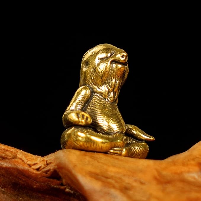 CHOVY Retro Handcrafted Meditating Sloth Statue - 100% Solid Brass Seated Sloth in Thoughtful Pose, Vintage Style Collectible Art Piece for Home & Office | Unique Gift for Nature Lovers