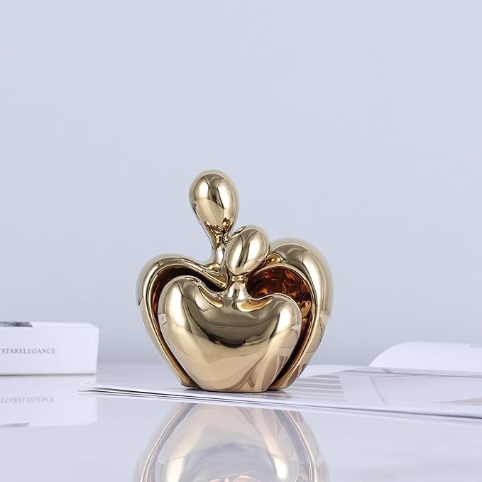 DOVDOV Gold mini Ceramic Couple Sculpture, Romantic Love Decorative Statue, Couple, Gold Home Decor Accents, Suitable for Dresser, Bookshelf, Office, Coffee Table Desktop Decoration.