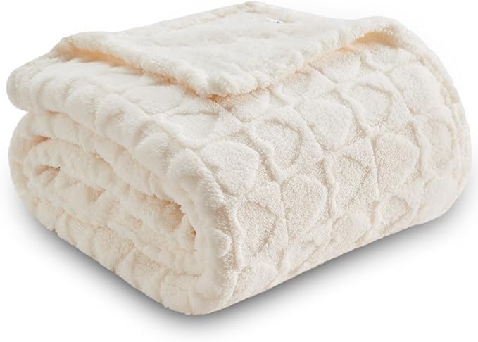 NEWCOSPLAY Super Soft King Blanket Off White Love Premium Silky Flannel Fleece 3D Heart Checkered Lightweight Bed Blanket All Season Use (Off White Love, King(90"x110"))