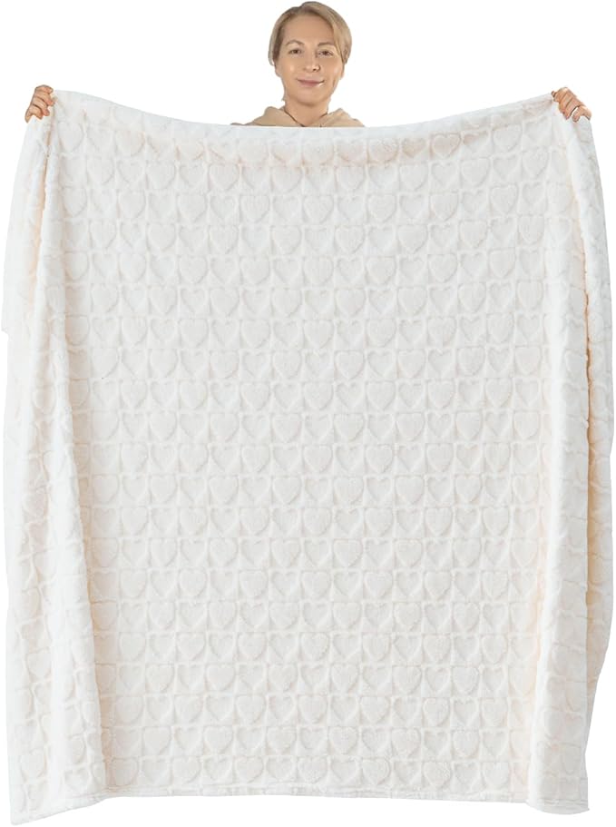 NEWCOSPLAY Super Soft Twin Blanket Off White Love Premium Silky Flannel Fleece 3D Heart Checkered Lightweight Bed Blanket All Season Use (Off White Love, Twin(60"x80"))