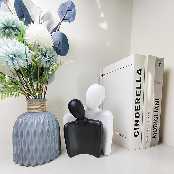 Couple Sculptures for Home Decor,Hugging Figurines,Modern Romantic Sculptures for Living Room Bedroom Office Decor,Gift for Anniversary Valentine（Black+White）