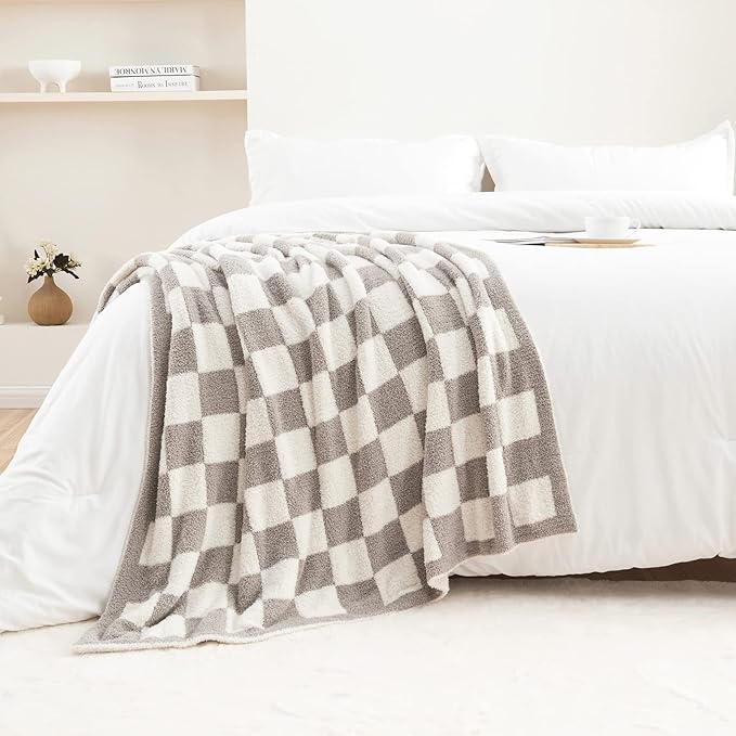 CozeCube Checkered Blanket, Ultra Soft Cozy Grey and White Throw Blanket, Warm Cozy Knit Fuzzy Plush Checkerboard Throw for Couch Bed Sofa, 50"x60"