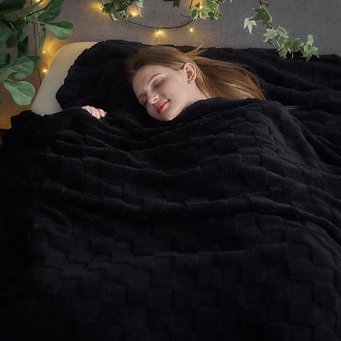 NEWCOSPLAY Super Soft Queen Blanket Black Premium Silky Flannel Fleece 3D Checkered Lightweight Bed Blanket All Season Use (Black Checkered, Queen(90"x90"))