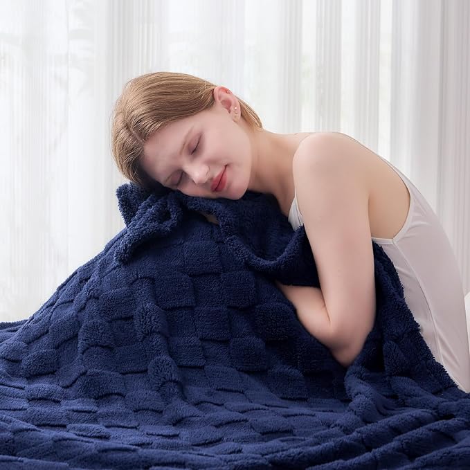 NEWCOSPLAY Super Soft Throw Blanket Dark Navy Premium Silky Flannel Fleece 3D Checkered Lightweight Bed Blanket All Season Use (Dark Navy Checkered, Throw(50"x70"))