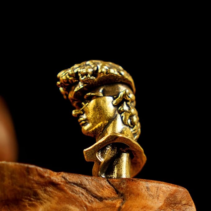 Binary David Peep into The Future Sculpture Retro Style Made of Solid 100% Brass Handcrafted Ideal for Home Decor Desk Ornaments Collectible Crafts Office Scene Setters & Artistic Decorations