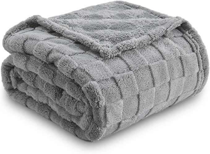 NEWCOSPLAY Super Soft Throw Blanket Grey Premium Silky Flannel Fleece 3D Checkered Lightweight Bed Blanket All Season Use (Grey Checkered, Throw(50"x70"))