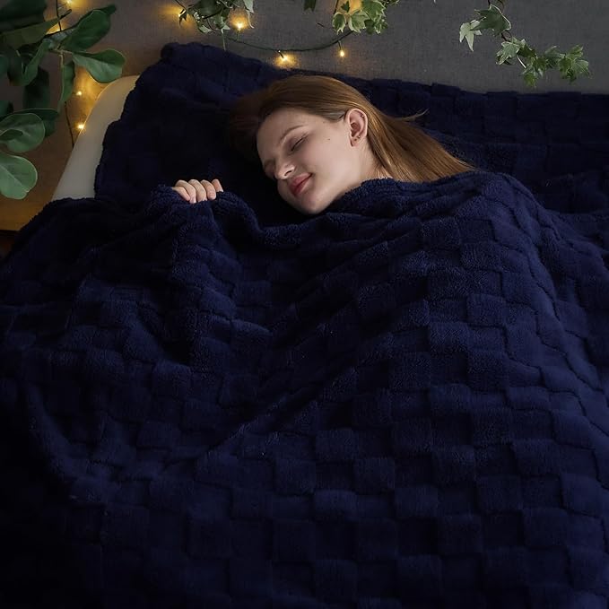 NEWCOSPLAY Super Soft Queen Blanket Dark Navy Premium Silky Flannel Fleece 3D Checkered Lightweight Bed Blanket All Season Use (Dark Navy Checkered, Queen(90"x90"))