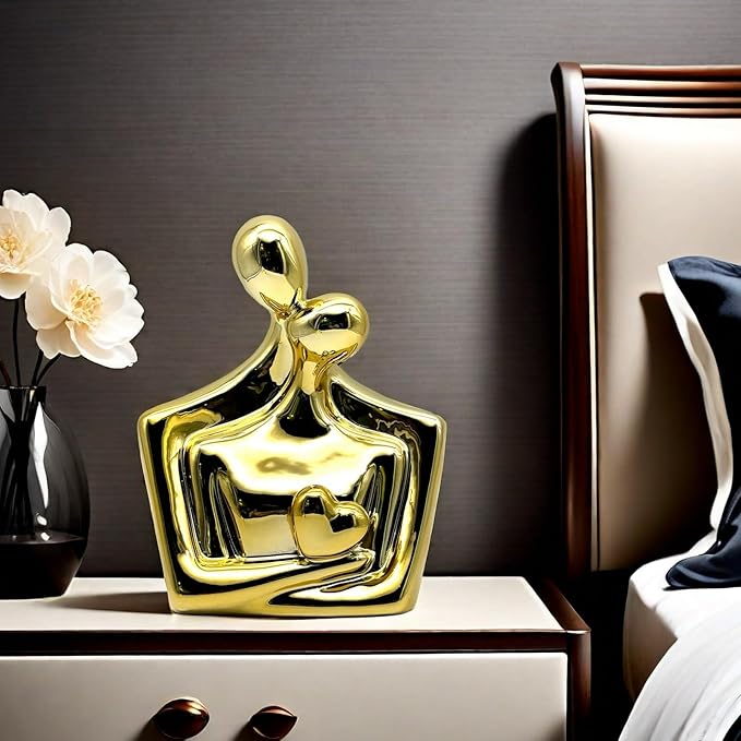 Couple Sweethearts Lover Hug Electroplate Statue Figurines Sculpture Ceramic Collectible Gifts for Office Home Decor Desk Accessories Decoration Figurine (Gold)