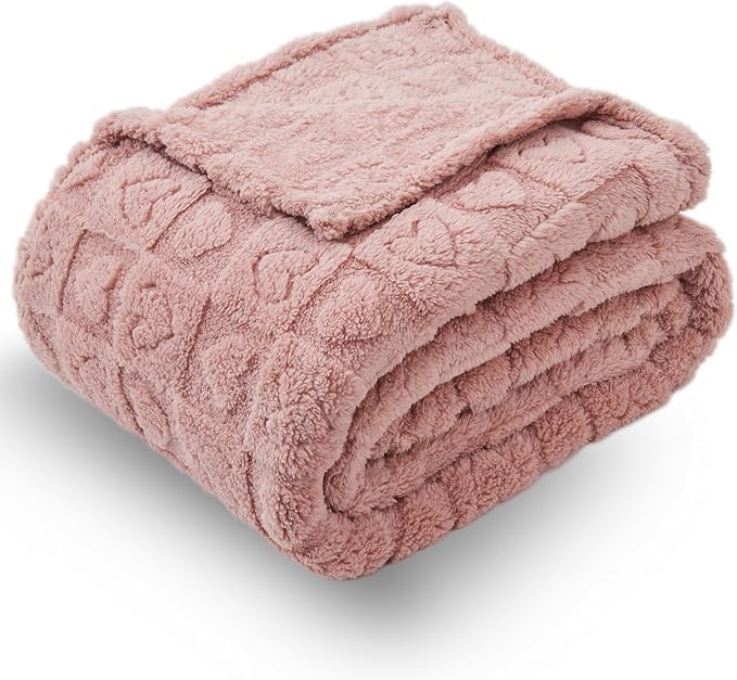 NEWCOSPLAY Super Soft King Blanket Pink Premium Silky Flannel Fleece 3D Heart Checkered Lightweight Bed Blanket All Season Use (Pink Heart, King(90"x110"))