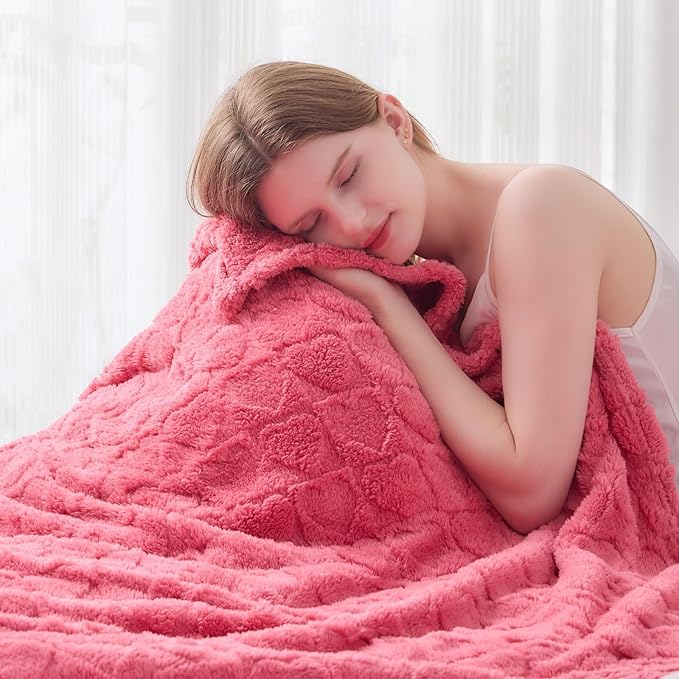 NEWCOSPLAY Super Soft Twin Blanket Coral Pink Love Premium Silky Flannel Fleece 3D Heart Checkered Lightweight Bed Blanket All Season Use (Coral Pink Love, Twin(60"x80"))