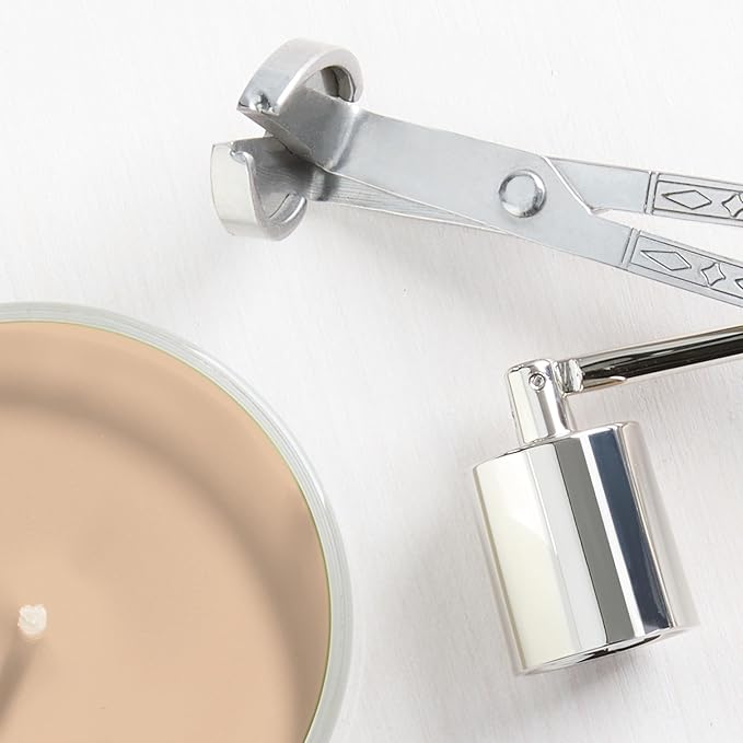 Yankee Candle Large Jar Scented Candle with up to 150 Hour Burn Time, Premium Plant Wax Blend for Consistent Burn, 22 oz Jar Candle with Room Filling Fragrance, Pumpkin Maple Crème Caramel