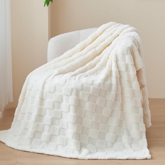 NEWCOSPLAY Super Soft Twin Blanket Ivory Premium Silky Flannel Fleece 3D Checkered Lightweight Bed Blanket All Season Use (Ivory Checkered, Twin(60"x80"))