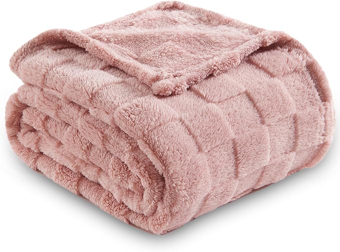 NEWCOSPLAY Super Soft King Blanket Pink Premium Silky Flannel Fleece 3D Checkered Lightweight Bed Blanket All Season Use (Pink Checkered, King(90"x110"))