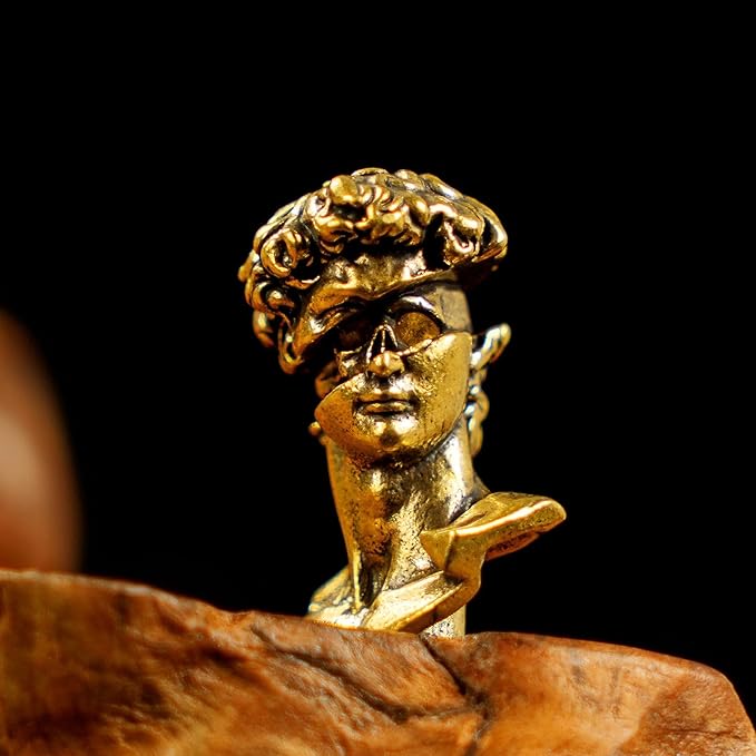 Binary David Peep into The Future Sculpture Retro Style Made of Solid 100% Brass Handcrafted Ideal for Home Decor Desk Ornaments Collectible Crafts Office Scene Setters & Artistic Decorations