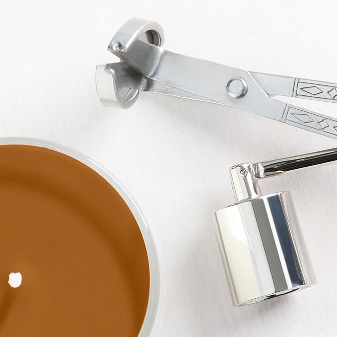 Yankee Candle Large Jar Scented Candle with up to 150 Hour Burn Time, Premium Plant Wax Blend for Consistent Burn, 22 oz Jar Candle with Room Filling Fragrance, Pumpkin Banana Scone