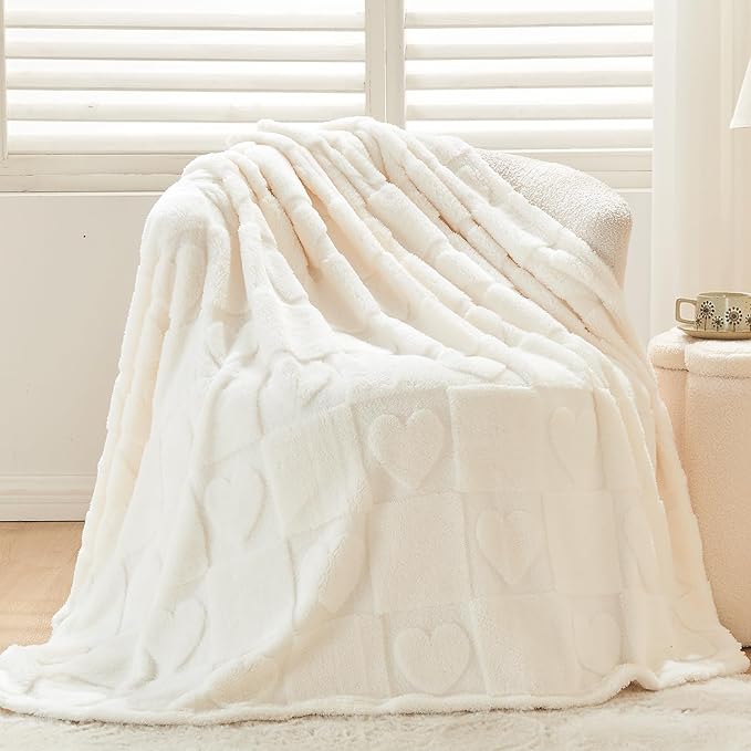NEWCOSPLAY Super Soft Throw Blanket Ivory Love Premium Silky Flannel Fleece 3D Heart Checkered Lightweight Bed Blanket All Season Use (Ivory Love, Throw(50"x70"))