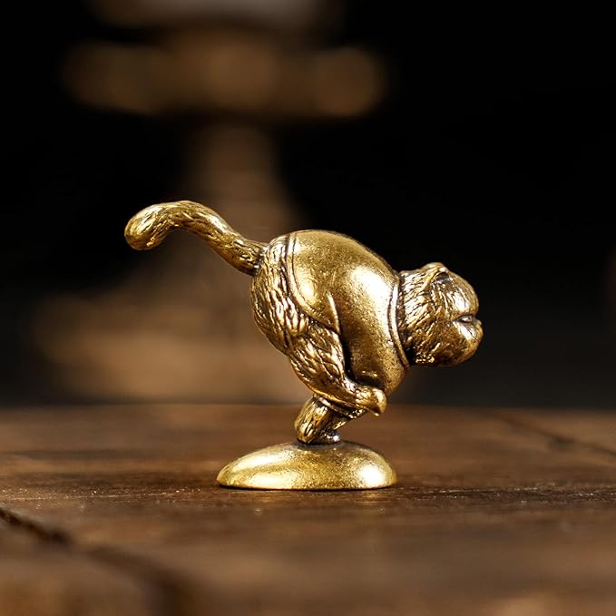 CHOVY Vintage Style Jumping Cat Figurine - 100% Solid Brass Retro Statue | Handcrafted Desk Ornament, Collectible Art Piece for Home & Office Decor | Unique Gift for Cat Lovers