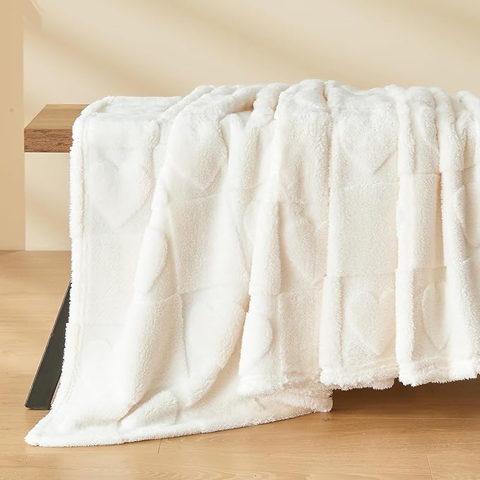 NEWCOSPLAY Super Soft Throw Blanket Ivory Love Premium Silky Flannel Fleece 3D Heart Checkered Lightweight Bed Blanket All Season Use (Ivory Love, Throw(50"x70"))