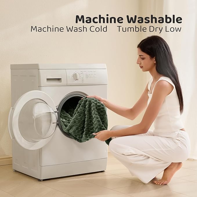 Petrichor Fluffy Queen Comforter Set - Ultra-Soft Green Flannel Thick Comforter for Queen Bed, Luxury Warm Bedding Set for Winter & Fall, Cozy Fuzzy Bed Set 3 Pieces (1 Comforter & 2 Pillowcases)