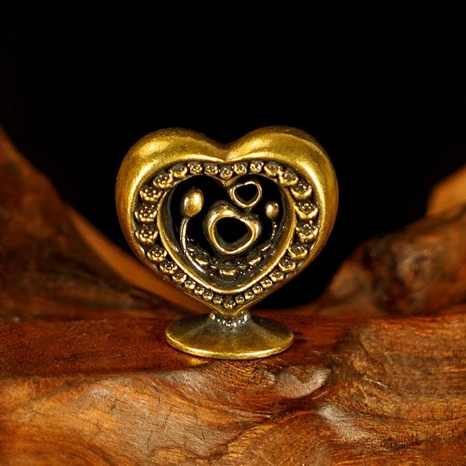 CHOVY Heart-Blossoming Love Token Retro Solid 100% Brass Handcrafted Large Heart Encrusted with Roses Perfect for Couples Celebrations Anniversaries Home Decor Desk Ornaments Collectible