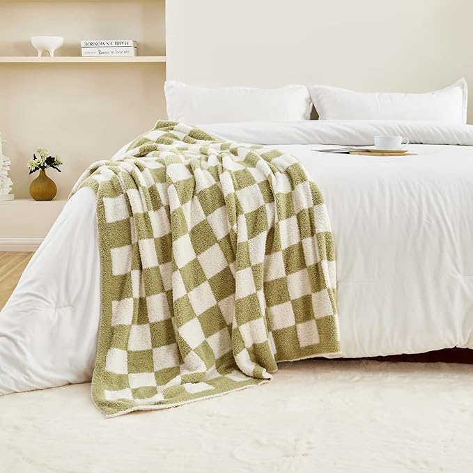 CozeCube Checkered Blanket, Ultra Soft Cozy Sage Green and White Throw Blanket, Warm Cozy Knit Fuzzy Plush Checkerboard Throw for Couch Bed Sofa, 50"x60"