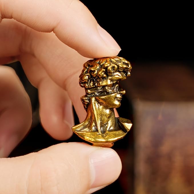 Binary David Peep into The Future Sculpture Retro Style Made of Solid 100% Brass Handcrafted Ideal for Home Decor Desk Ornaments Collectible Crafts Office Scene Setters & Artistic Decorations