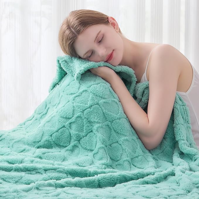 NEWCOSPLAY Super Soft Twin Blanket Sage Green Love Premium Silky Flannel Fleece 3D Heart Checkered Lightweight Bed Blanket All Season Use (Sage Green Love, Twin(60"x80"))
