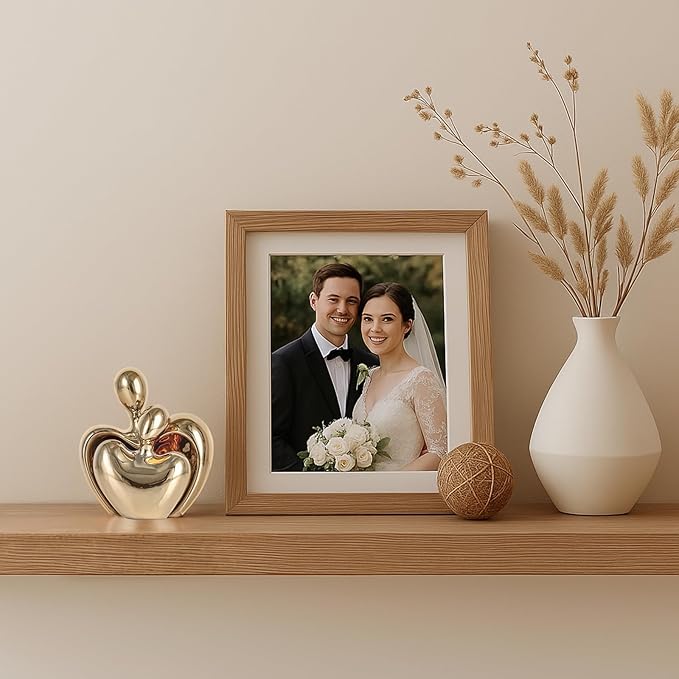 DOVDOV Gold mini Ceramic Couple Sculpture, Romantic Love Decorative Statue, Couple, Gold Home Decor Accents, Suitable for Dresser, Bookshelf, Office, Coffee Table Desktop Decoration.