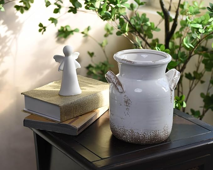 Quoowiit Ceramic Rustic Farmhouse Vase, Distressed Decorative Flower Vase for Home Decor, Ideal Shelf Decor, White Boho Vase for Living Room Bedroom Kitchen Office Decor Centerpiece Table Decorations